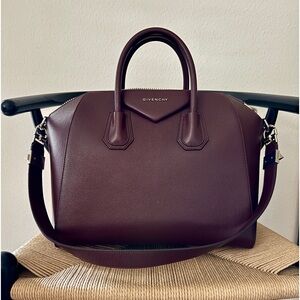 Givenchy Antigona medium in burgundy with silver hardware